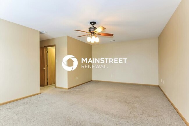 Building Photo - 3 Bedroom Pet-Friendly Home in Wentzville, MO with Main Street Renewal