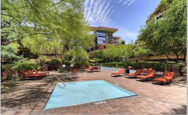 Building Photo - 7141 E Rancho Vista Dr