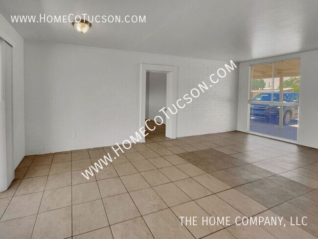 Building Photo - 3966 E Sylvane Dr