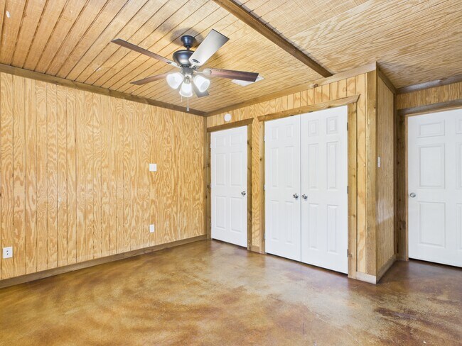 Building Photo - 5822 Leonard Rd