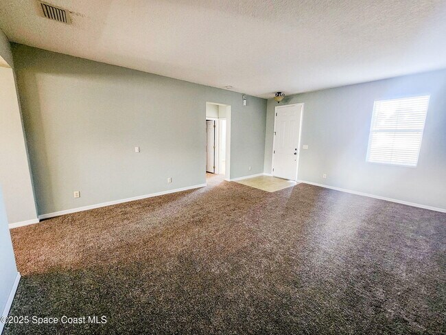 Building Photo - 1421 Halstead Ave NW