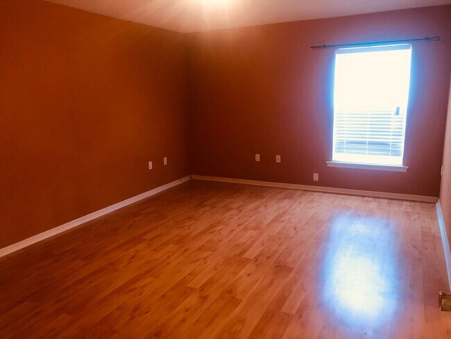 Building Photo - 3-Bedroom, 2-Bathroom Home in Kissimmee