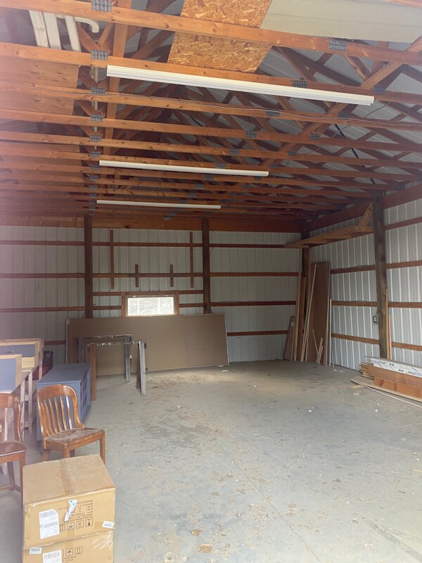 Building Photo - 115 S Valley St