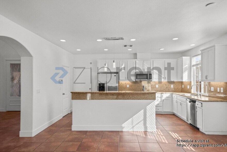 Building Photo - 207 Barcelona Dr