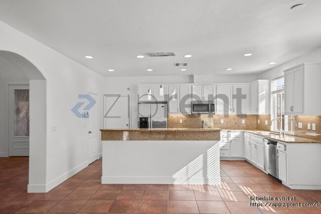 Building Photo - 207 Barcelona Dr