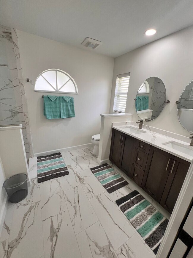 Building Photo - Waterfront Paradise in Punta Gorda Isles –...