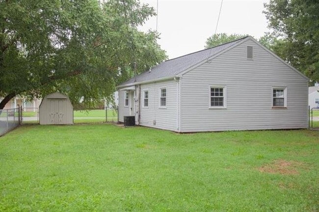 Building Photo - 2301 Herbert Ave