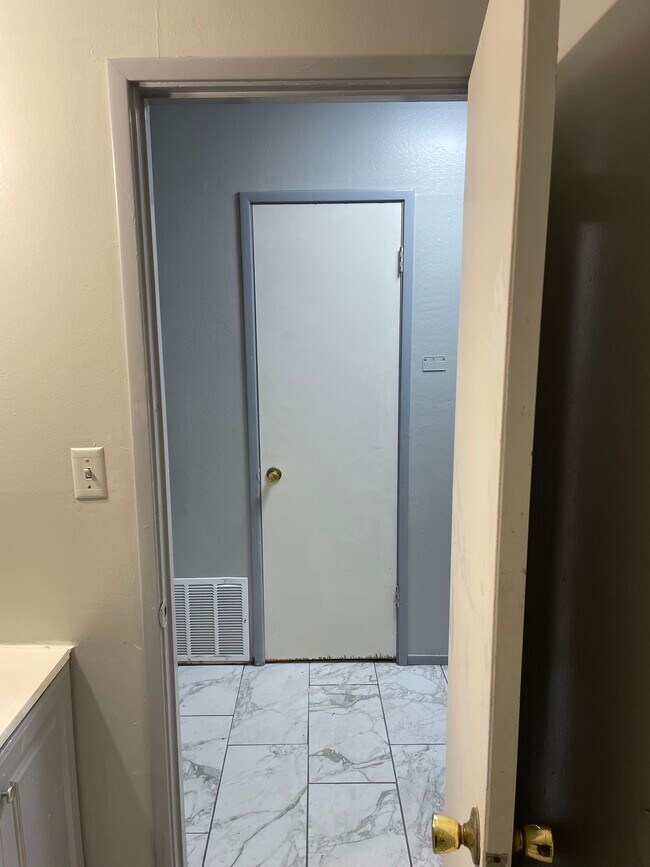 Building Photo - 7179 Palm Ave