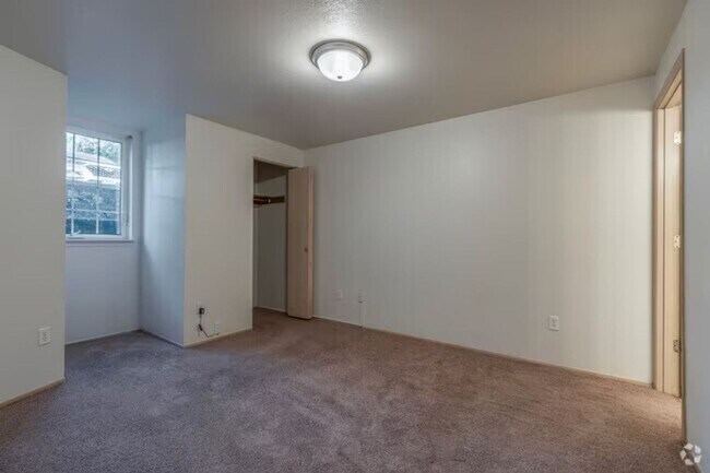 Building Photo - Bluebird Cozine Creek ***Under New Managem...
