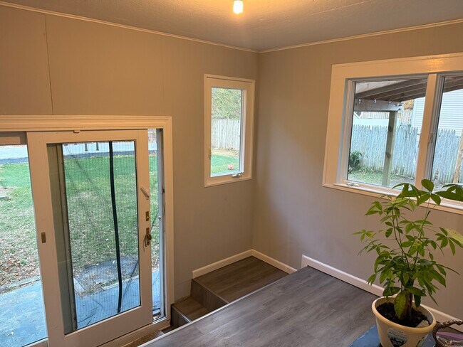 Building Photo - 39 Tina Cir