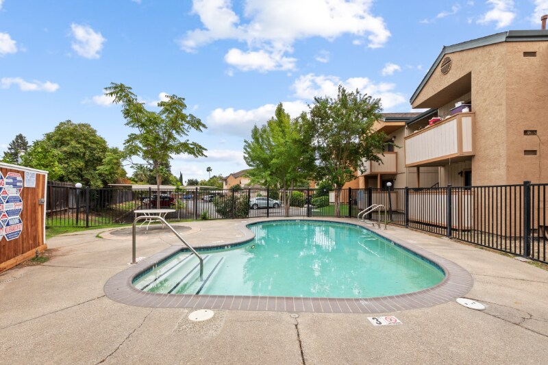 Building Photo - 3859 Annadale Ln