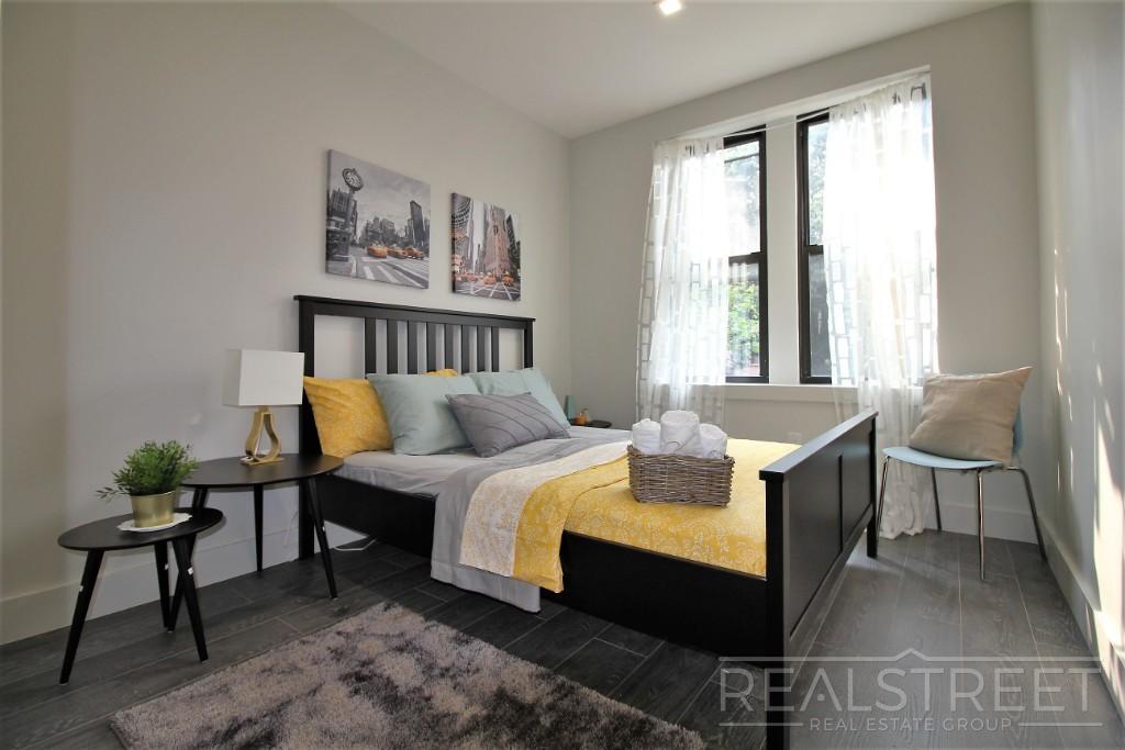 Building Photo - Stunning 1 Bed Near Prospect Park