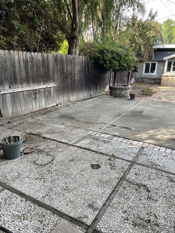 Building Photo - 87 E 7th St