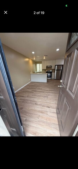 Building Photo - 627 S Rowan Ave
