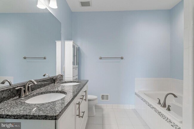 Building Photo - 612 Marina Landing Ln