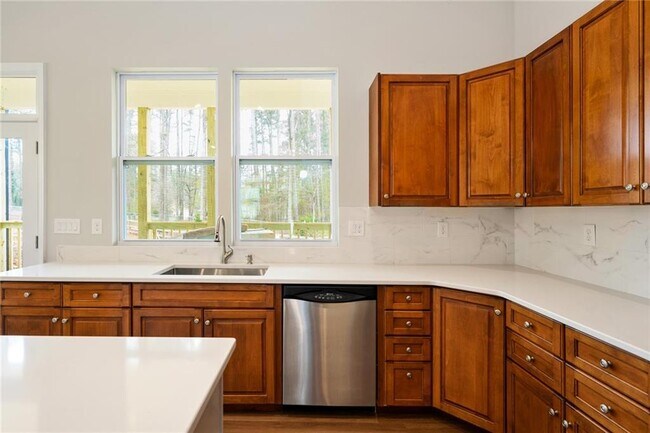 Building Photo - 2295 Brandon Ct NE
