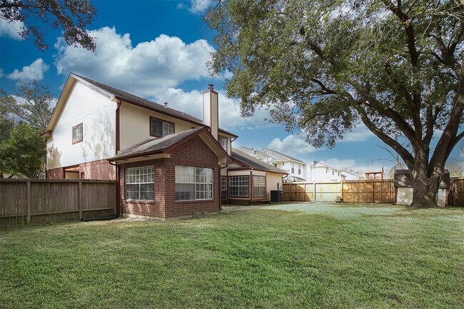 Building Photo - 427 Birch Hill Dr