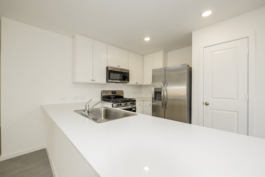 Building Photo - 13495 Bay Springs Dr