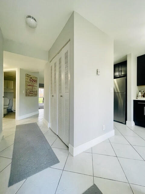 Building Photo - 5571 Courtyard Dr