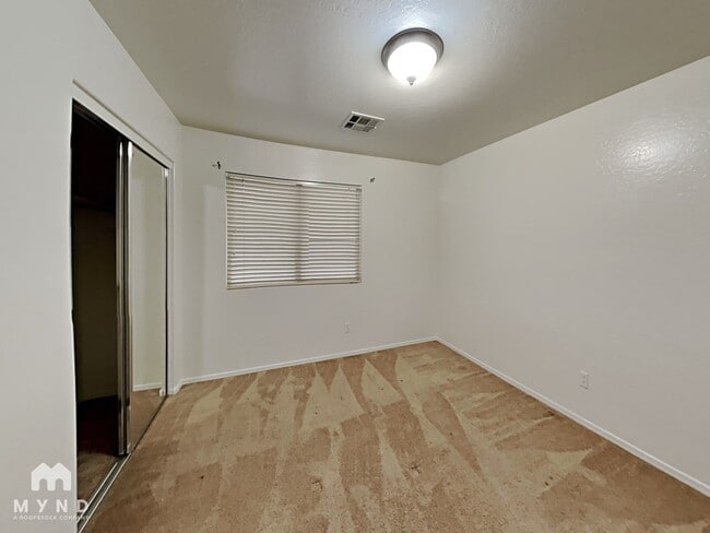 Building Photo - 16511 W Post Dr