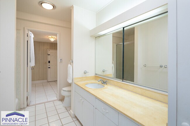 Building Photo - 378 Anolani St