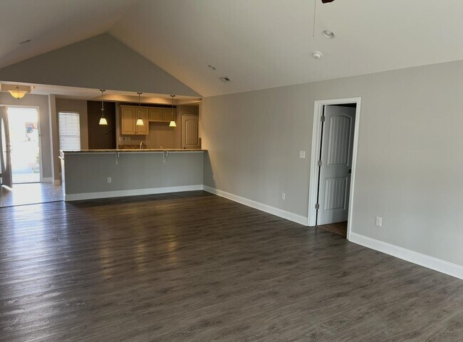 Building Photo - 1834 Fairwinds Dr