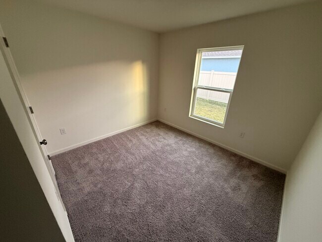 Building Photo - 2555 NW 23rd Ave