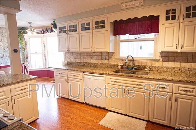 Building Photo - 4264 Walnut Ridge Rd