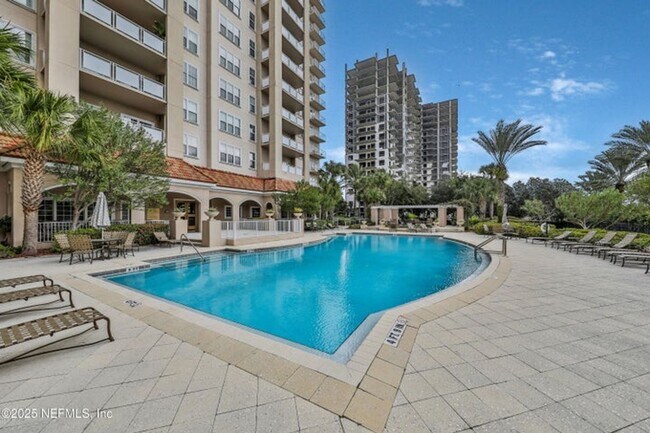 Building Photo - St Johns River Views!