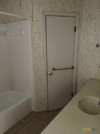 Building Photo - 1702 Sagebrush Dr