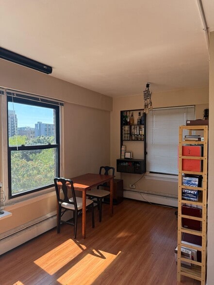 Building Photo - 4880 N Marine Dr