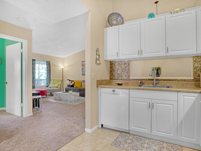 Building Photo - 6552 Chasewood Dr