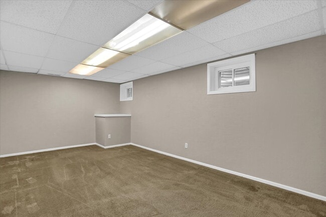 Building Photo - Indian Creek 2 Bedroom, 2 Bathroom Townhom...