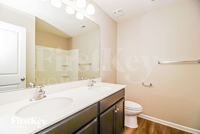 Building Photo - 308 Regan Ln