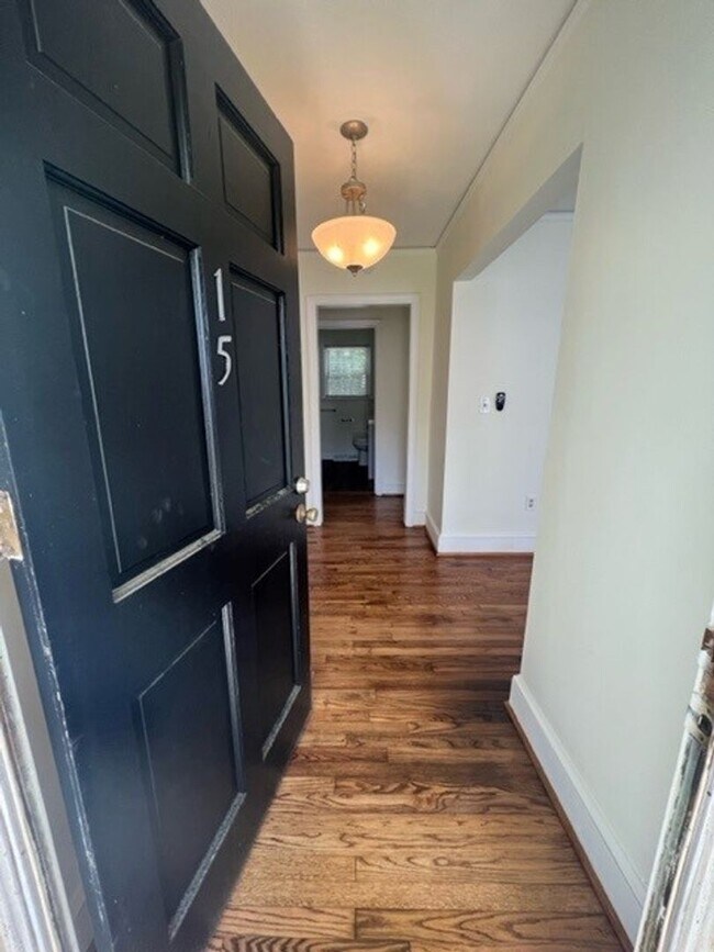 Building Photo - 3 Bedroom 1.5 Bath Home Family Room, Living Room and Dining Room! - Eastside of Greenville
