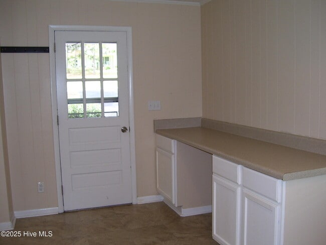 Building Photo - 355 Newton Dr