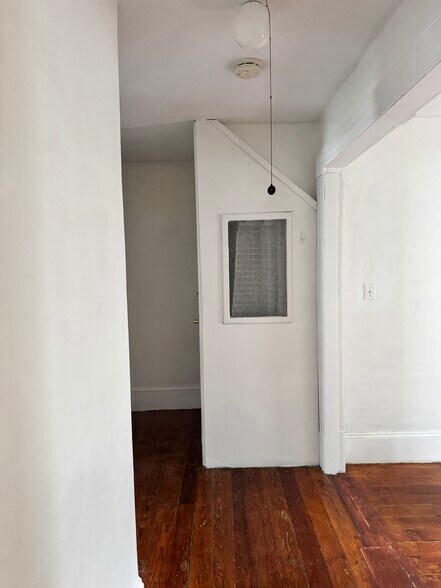 Entrance - 10 Arlington St