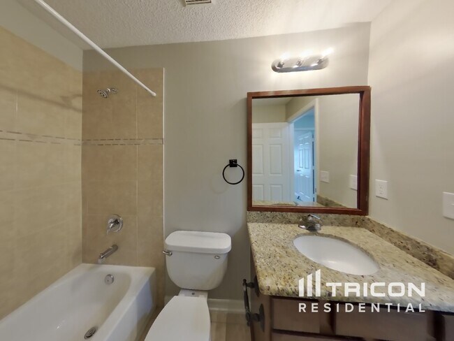 Building Photo - 8808 Mountain Lake Dr S