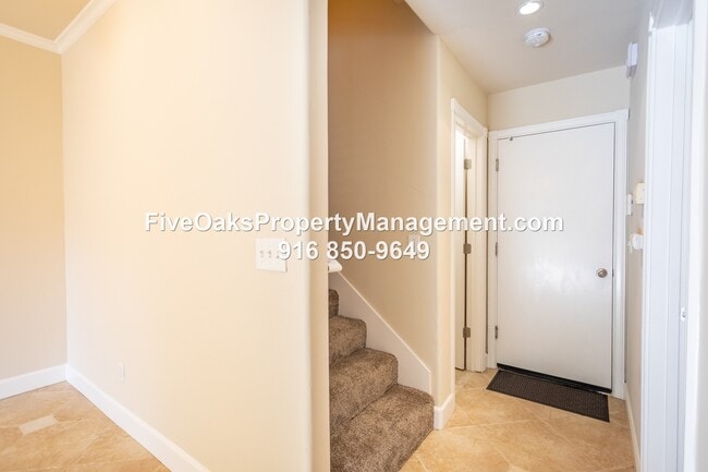 Building Photo - 758 Shasta Oaks Ct