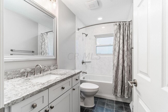 Building Photo - 2850 Pickwick Dr