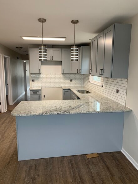 Building Photo - 5861 W Gunnison St