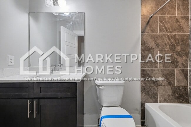 Building Photo - 2437/106 Bell St