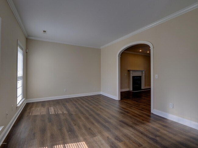 Building Photo - 217 Windchime Dr