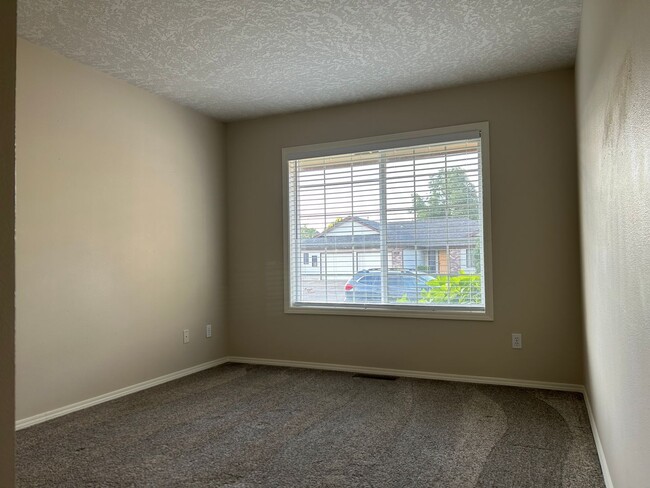 Building Photo - Beautiful Single Family Home in N. Keizer