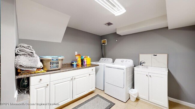 Building Photo - 193 Ludlow St