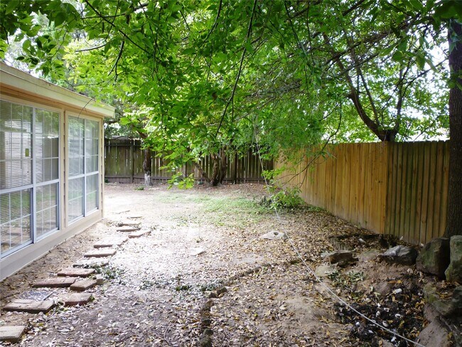 Building Photo - 7207 Grackle Dr