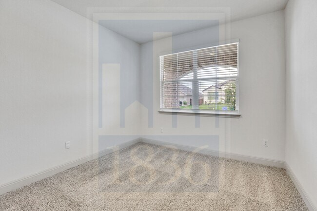 Building Photo - 18001 Umberto Dr