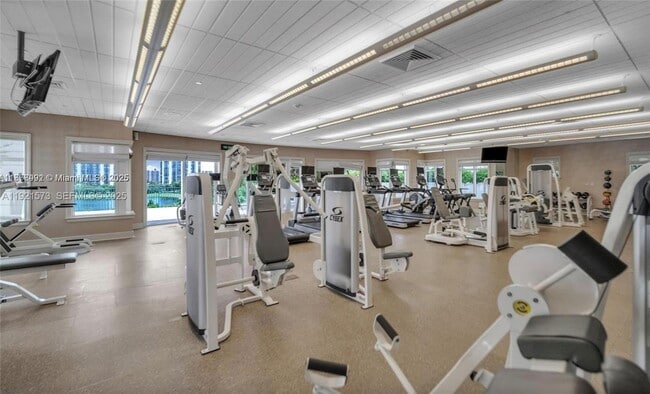 Building Photo - 20000 E Country Club Dr