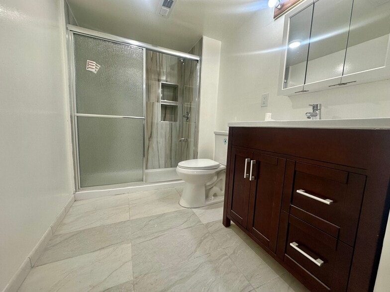 Building Photo - 1578 43rd Ave