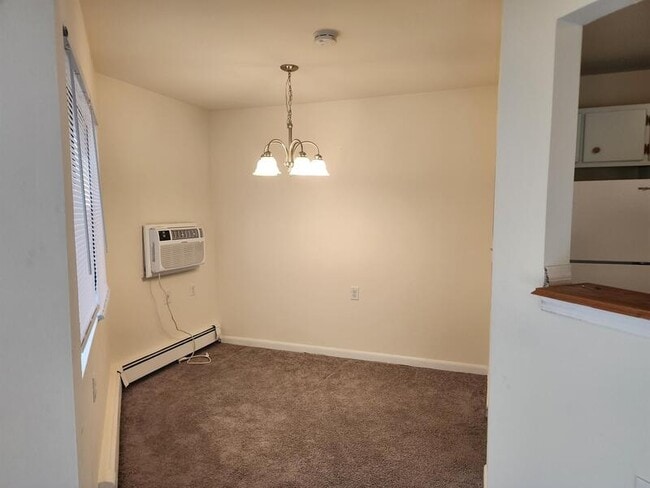 Building Photo - 27 Forbus St